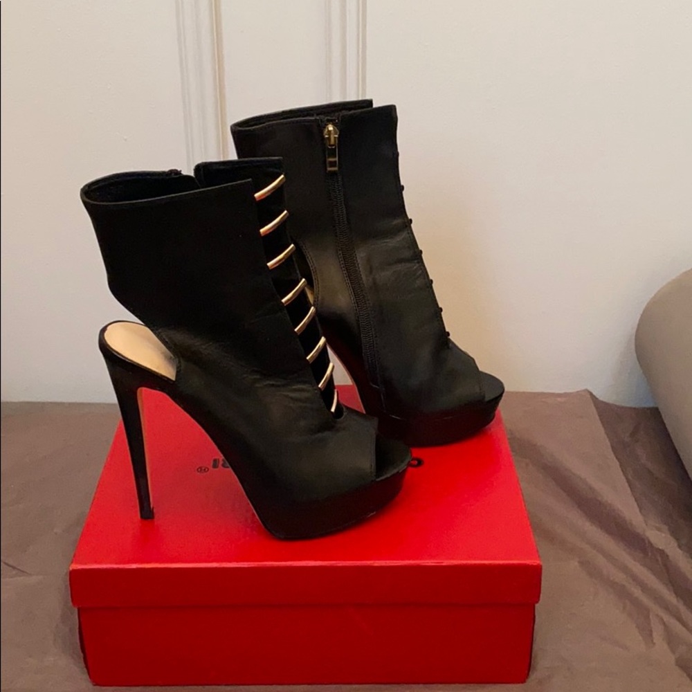 Cesare Gaspari Peeptoe booties